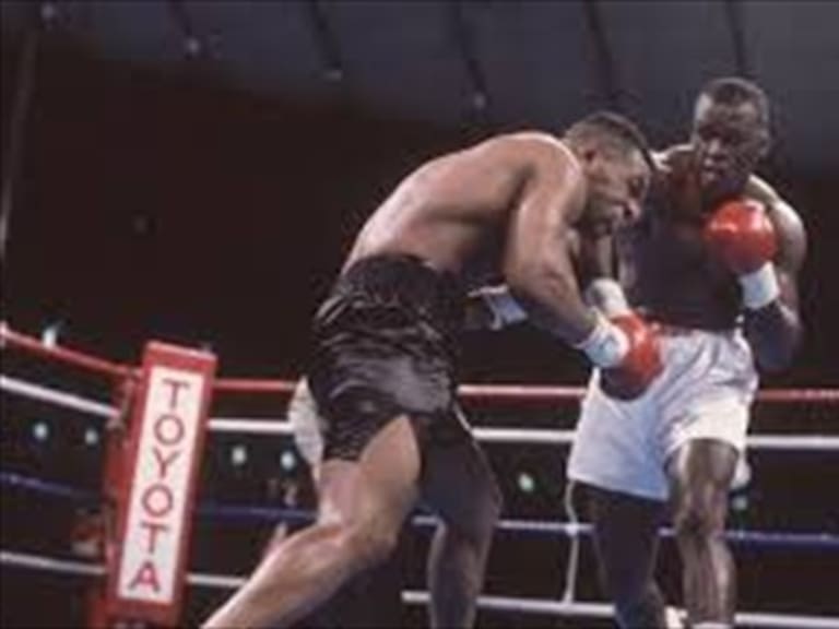 Buster Douglas vs Mike Tyson . Foto: Twitter