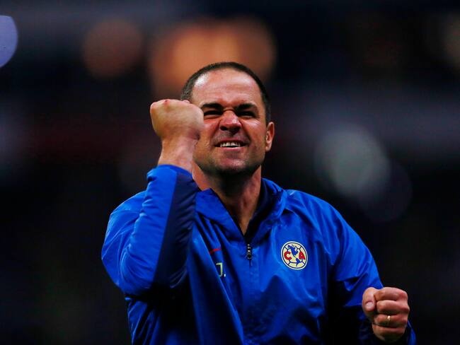 André Jardine encara en vivo a Javier Alarcón por polémicas con América