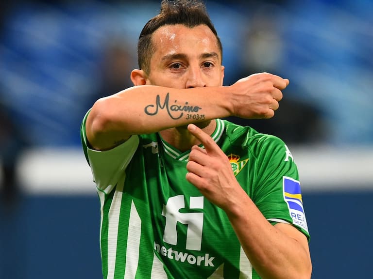 Andrés Guardado ya fue inscrito con el Betis