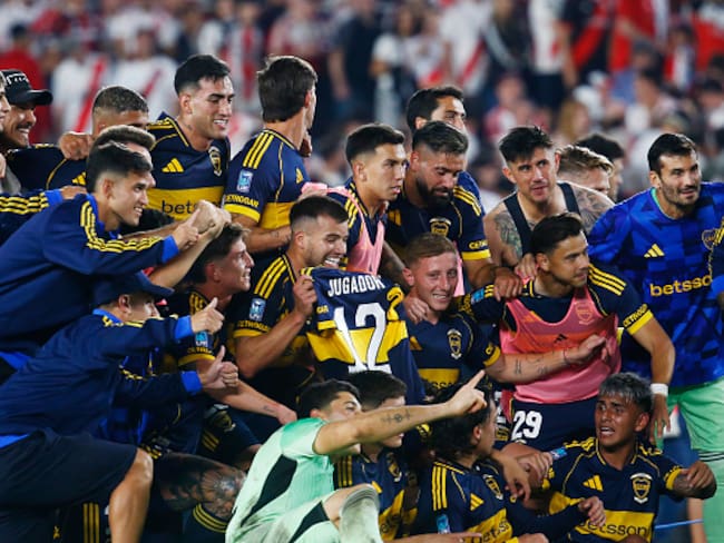 Escándalo en el Superclásico: Boca se llevó el triunfo ante River en un partido marcado por un incendio