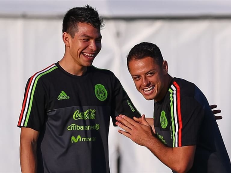 Hirving Lozano y Javier Hernández entrenando. Foto: Getty Images