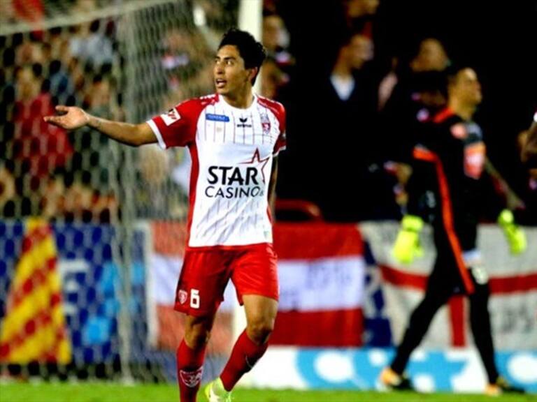 Omar Govea con el Royal Mouscron. Foto: Twitter