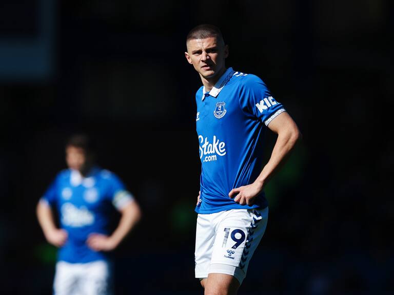 Everton es penalizado por la Premier League con dos puntos menos debido a irregularidades financieras