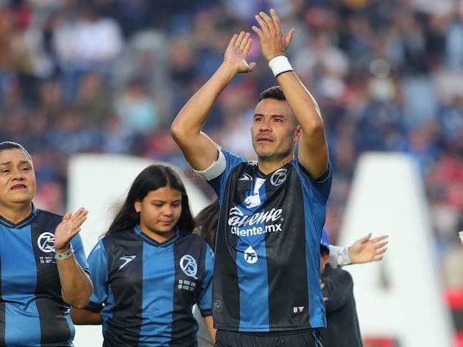 Pablo Barrera se despide de Querétaro con emotivo homenaje en la Corregidora