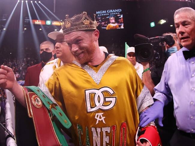 Triunfos 'Canelo' y 'Checo'