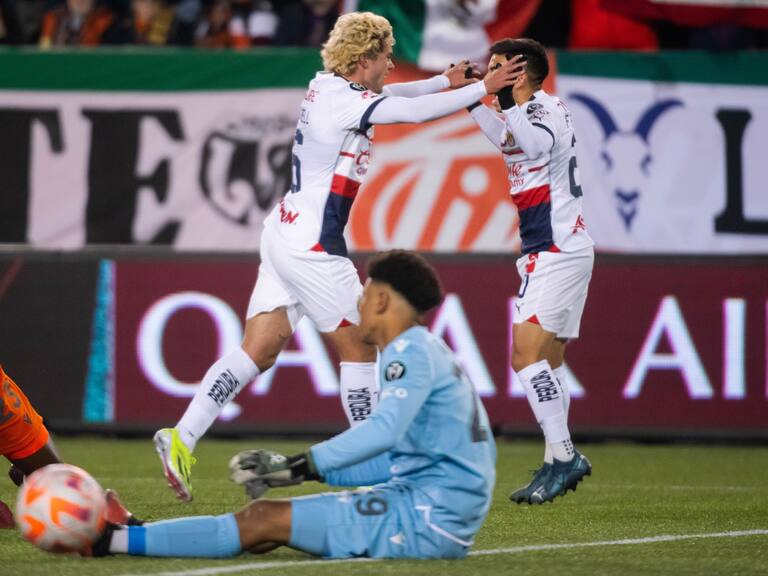 Chivas debuta con victoria en la Concachampions ante el Forge