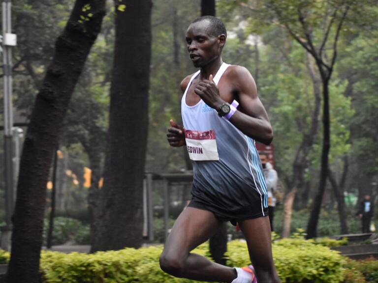 Edwin Kiprop se quedó con el primer lugar del maratón de la cdmx
