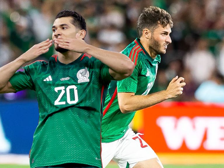 Santiago Giménez y Henry Martín viven un momento de ensueño.