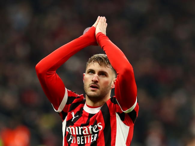 Santiago Giménez aplica ley del ex, y marca gol en Champions League vs Feyenoord VIDEO