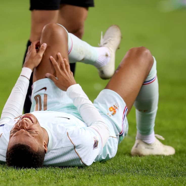 Kylian Mbappé fuera de las canchas por lesión en la rodilla