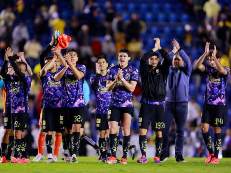 América aprovechó que Santos se quedó con un hombre menos y lo goleó