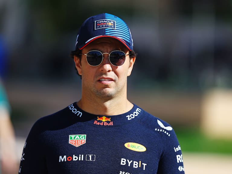 El futuro de Checo Pérez en el aire: Helmut Marko tiene la fecha de la decisión definitiva