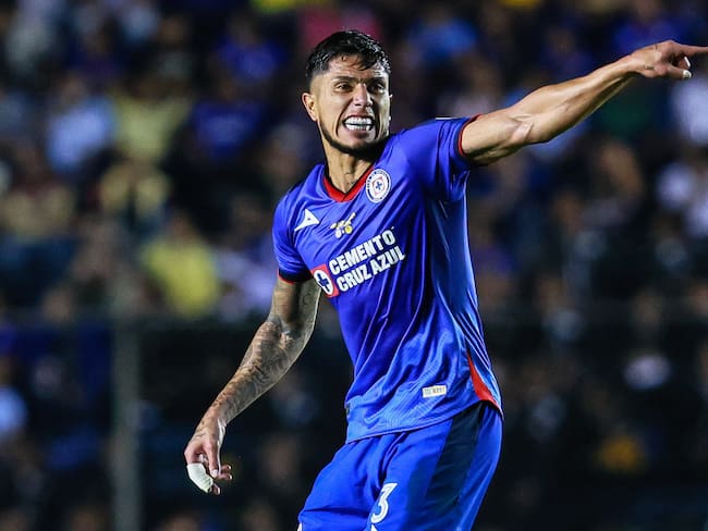 ¡Oficial! Cruz Azul confirma la salida de Carlos Salcedo