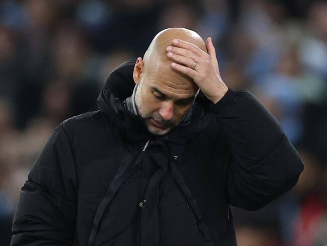Pep Guardiola se lastima y rasguña la cabeza: ¿Por qué lo hace? VIDEO