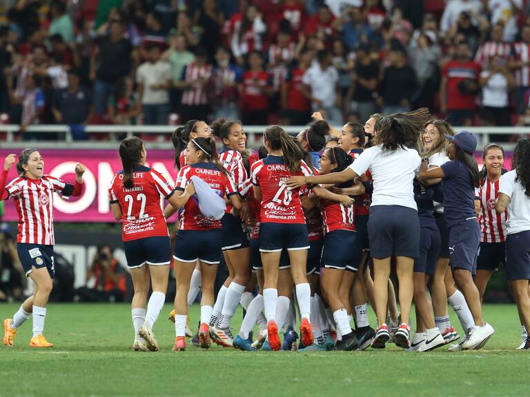 Chivas y Pachuca sueñan con levantar el título del Grita México C22