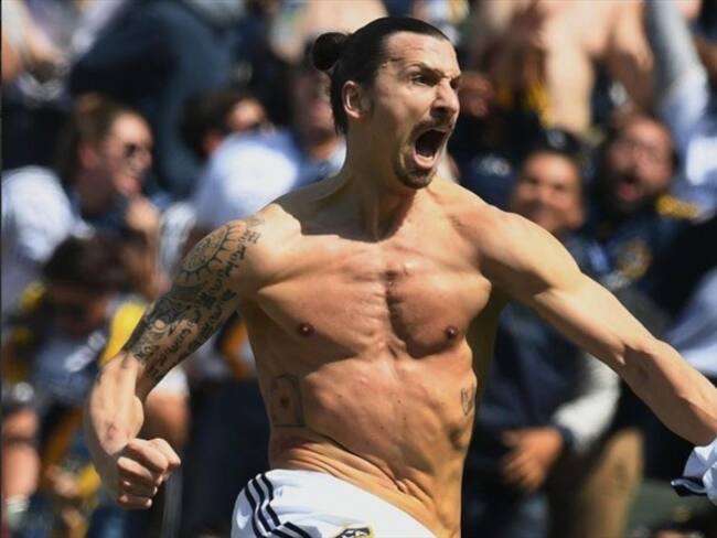 Debuta, guía la remontada en el "Derbi" y marca doblete, sólo Ibrahimovic