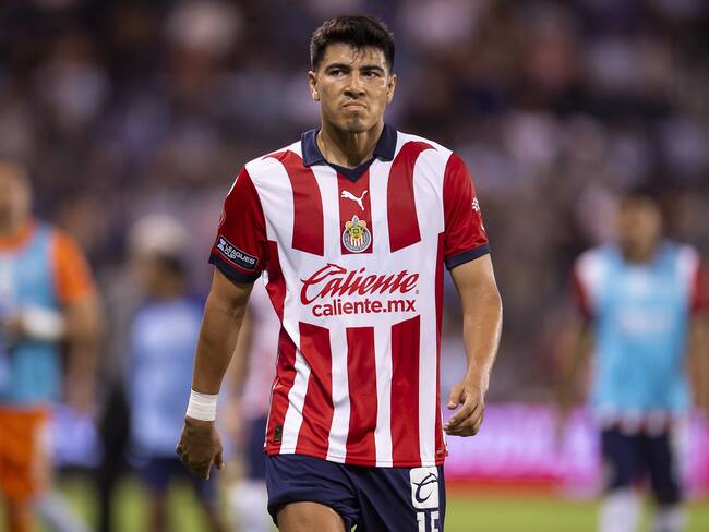 Erick Gutiérrez duramente criticado por la afición de Chivas