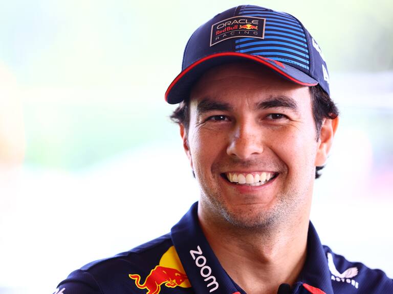 Checo Pérez sobre la exigencia en Red Bull: “Es un reto, estoy comprometido, encontrando las soluciones”