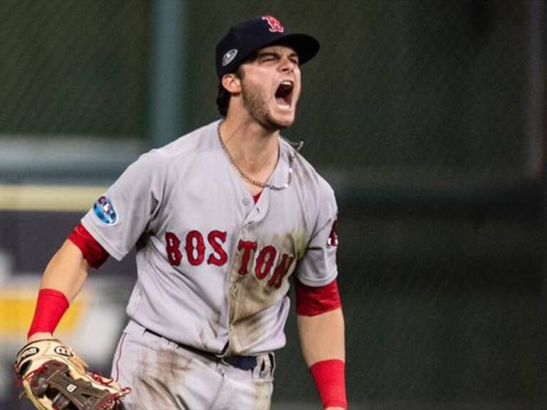 Benintendi celebra el triunfo . Foto: Facebook Red Sox