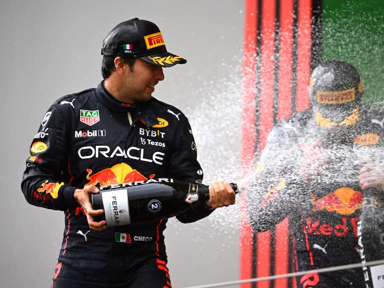 Enorme domingo para el piloto mexicano y Red Bull, que hizo el 1-2 en el GP de Imola en la Fórmula 1.