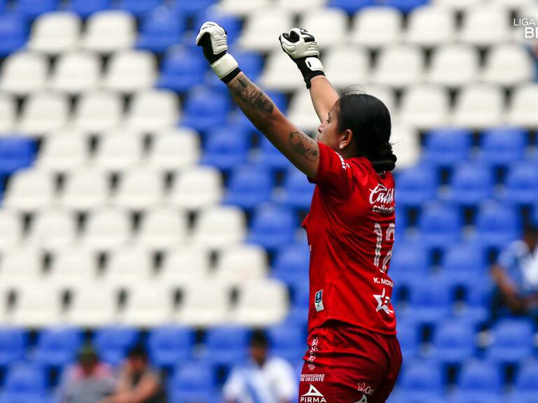 Karla Morales se convierte en la primera portera en anotar en la Liga MX Femenil / FOTO: @LigaBBVAFemenil