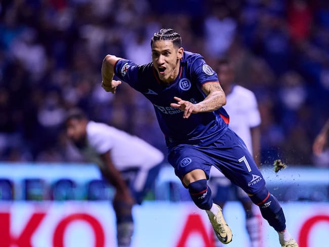 Cruz Azul cierra triunfo agónico con Uriel Antuna como héroe