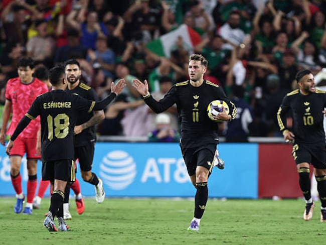 Santiago Giménez rescata agónico empate ante Corea del Sur