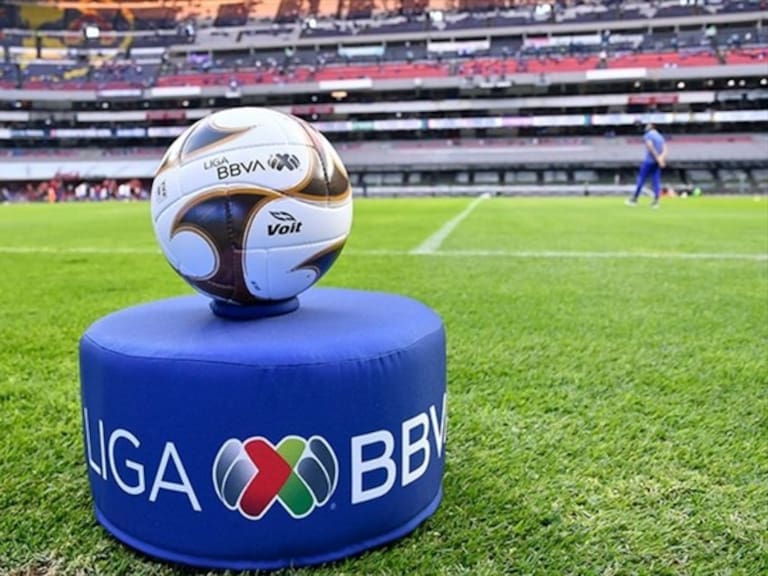El futbol mexicano se reanuda este viernes con Pumas en cancha de Gallos. Foto: getty