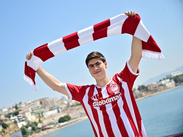 Armando González debuta con Olympiacos