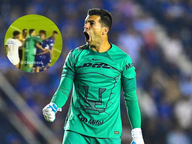 Video: Julio González le suelta codazo a Ángel Sepúlveda frente al árbitro