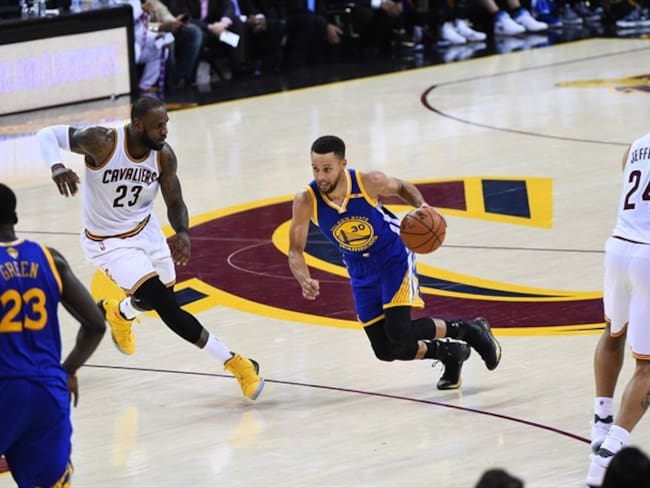 Warriors y Cavaliers; por la corona de la NBA