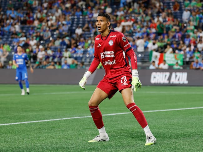 Kevin Mier recibe el alta médica: El plan de Cruz Azul para el regreso del colombiano