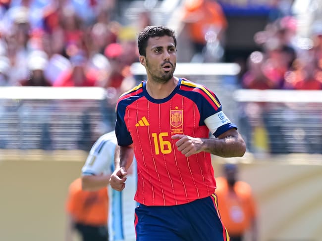 Barcelona y Manchester City siguen sin un acuerdo por Rodri