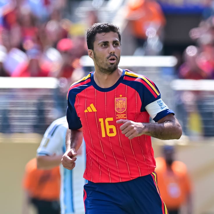 Barcelona y Manchester City siguen sin un acuerdo por Rodri