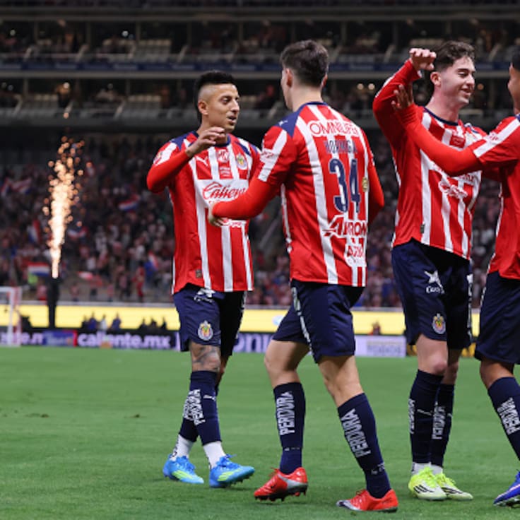 Chivas firma una noche histórica con goleada ante Puebla y amarra el liderato general