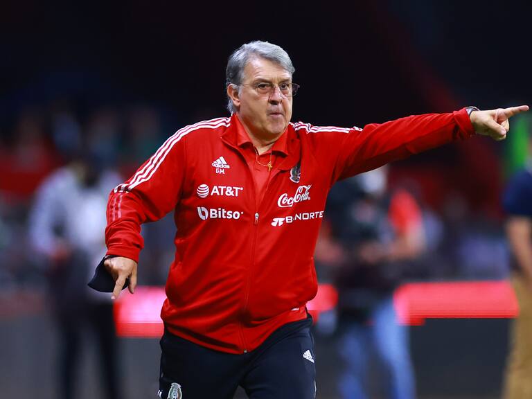 MEXICO CITY, MEXICO - MARCH 30: Gerardo Martino, head coach of Mexico gestures during the match between Mexico and El Salvador as part of the Concacaf 2022 FIFA World Cup Qualifiers at Azteca Stadium on March 30, 2022 in Mexico City, Mexico. (Photo by Hector Vivas/Getty Images)
