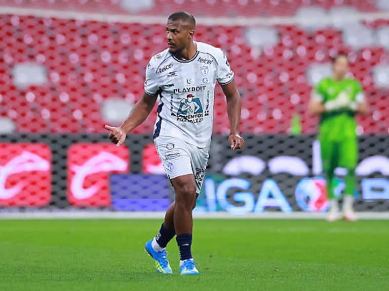 Salomón Rondón, líder de goleo en la Liga MX