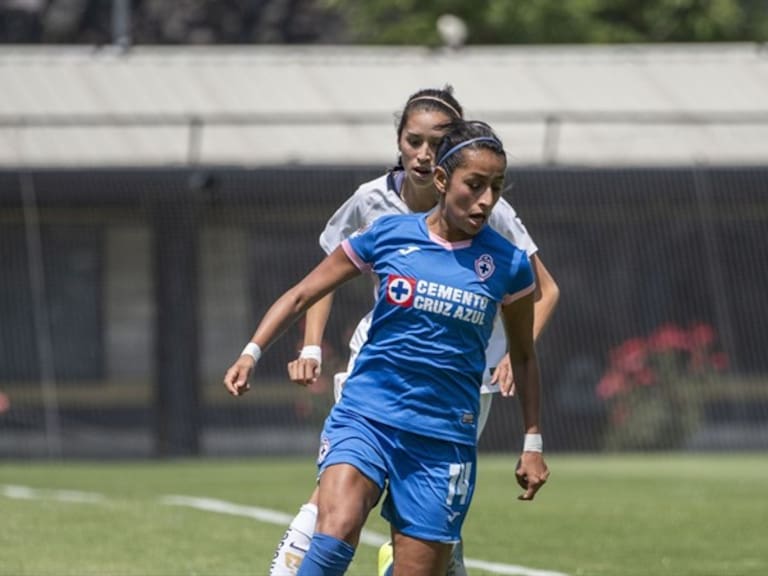 Sharon Barba, jugadora del Cruz Azul . Foto: Mexsport