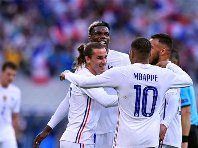 Francia y España con 16 debutantes ganan. Resumen Fecha FIFA
