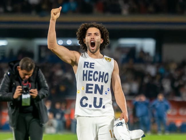 Chivas vs Pumas: Chino Huerta mostraría su playera de ‘Re Hecho en CU’ si anota ante la afición de Chivas