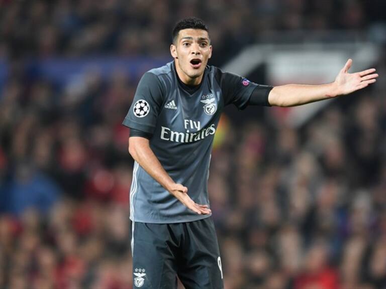 Raúl Jiménez con el Benfica. Foto: Getty Images