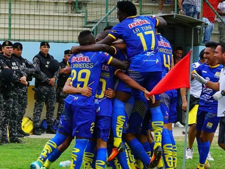 Los jugadores del Delfín SC celebran un gol . Foto: Twitter @DelfinSC