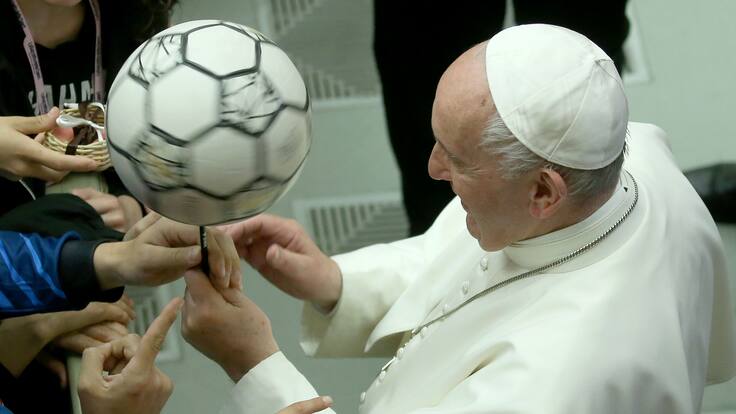 El papa Francisco: por amor al futbol