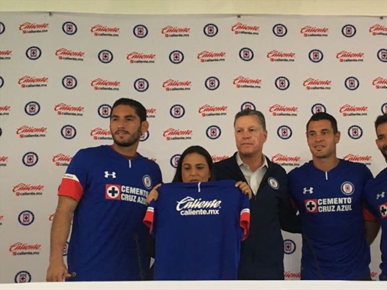 Cruz Azul tiene a Caliente MX como su nuevo patrocinador . Foto: Twitter
