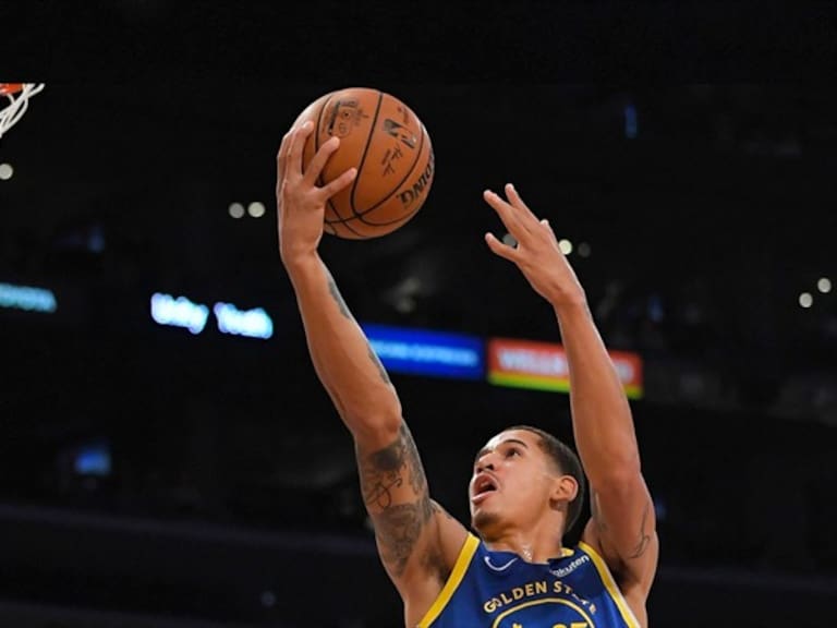Juan Toscano con Golden State Warrios NBA. Foto: Twitter @NBCSWarriors