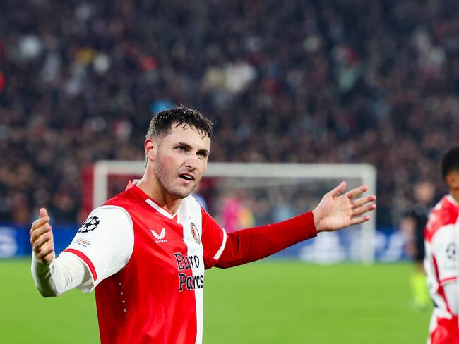 Santiago Giménez, el MVP de la Champions League habló sobre su debut:‘Es tu noche; de todo el equipo’