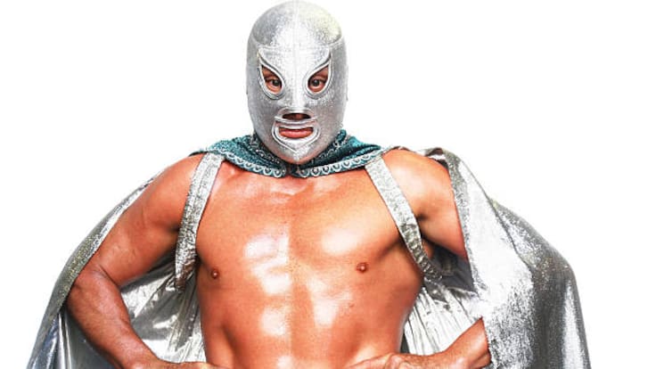 El Hijo del Santo se retira de la lucha libre tras 43 años de carrera