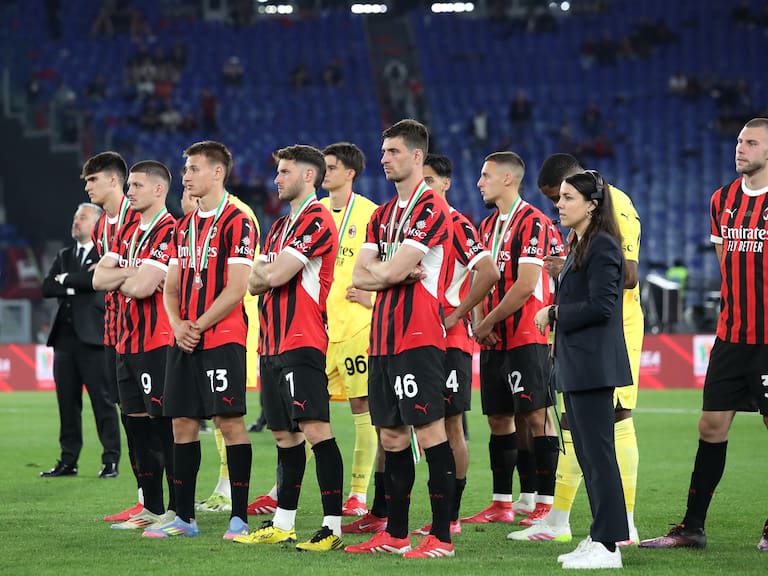 Santiago Giménez y el Milan pierden la Final de la Copa de Italia ante el Bologna