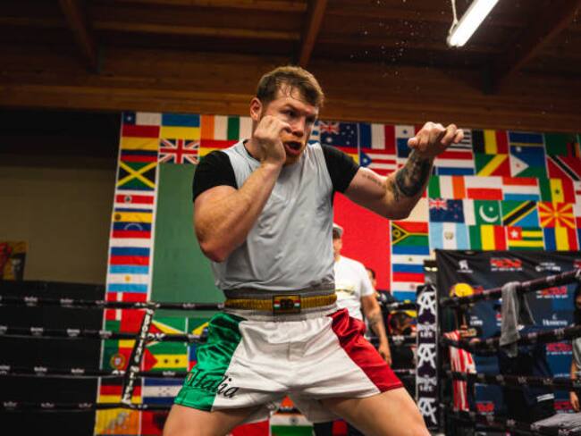 Canelo Álvarez confirma pelea contra Charló y las redes explotan