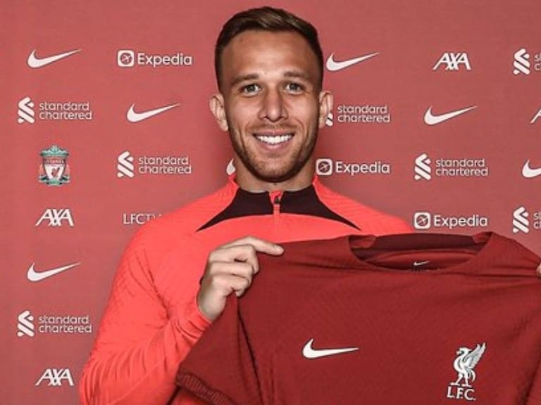 Arthur llegó al Liverpool de última hora